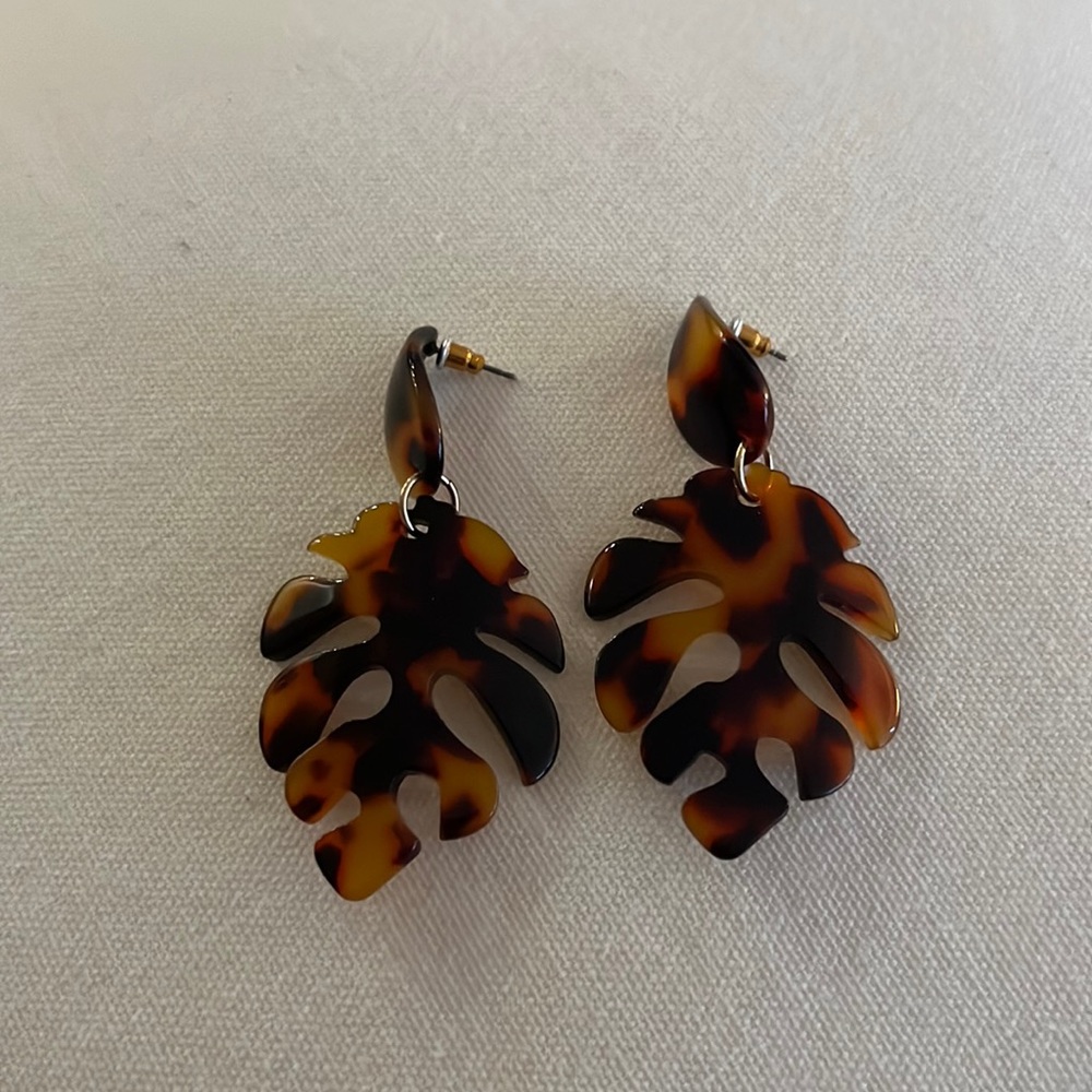 Tortoise Shell Leaf Earrings